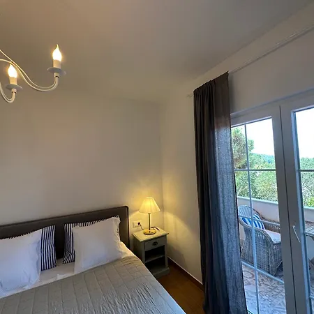 Lupis Gostinjska kuća 3*